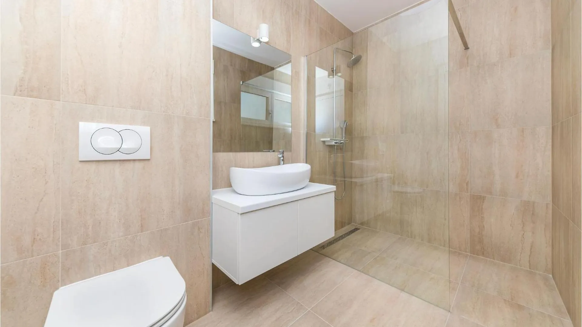 5 Bedroom Lovely Home In Kastel Kambelovac Kaštela Semesterbostad