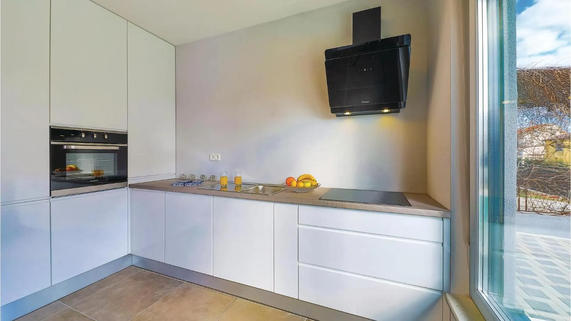 5 Bedroom Lovely Home In Kastel Kambelovac Kaštela Prázdninový dům