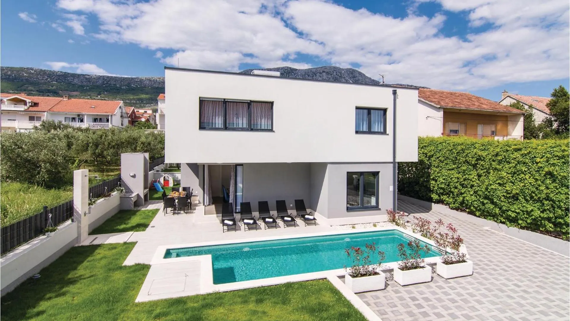5 Bedroom Lovely Home In Kastel Kambelovac Kaštela